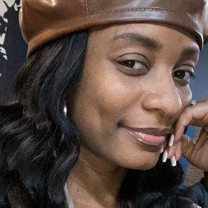 Meet your Posher, Carlisha